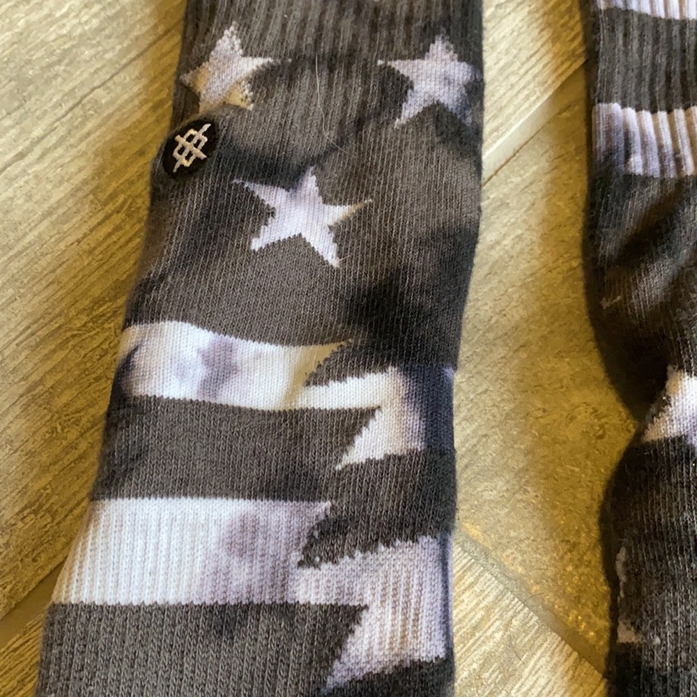 Zumiez Grey and white Stars and Stripes crew socks - Picture 2 of 4